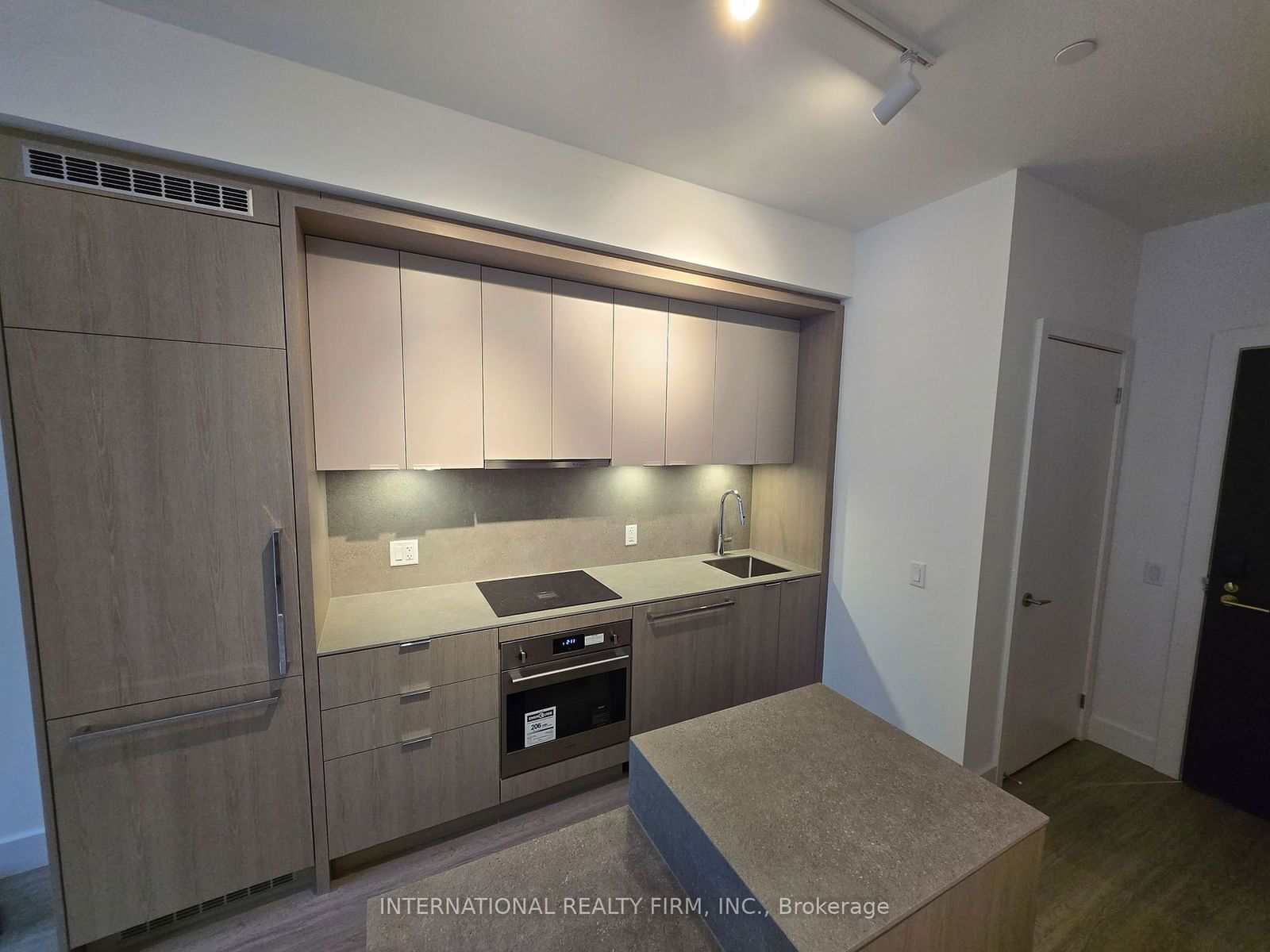 Condo for lease at 206-6 Greenbriar Road, Toronto, Bayview Village, M2K 0H6 - MLS: E11971404