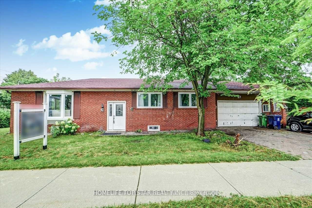 Detached House for lease at 27 Hollyhedge Drive, Toronto, Bendale, M1J 1X2 - MLS: E11971575