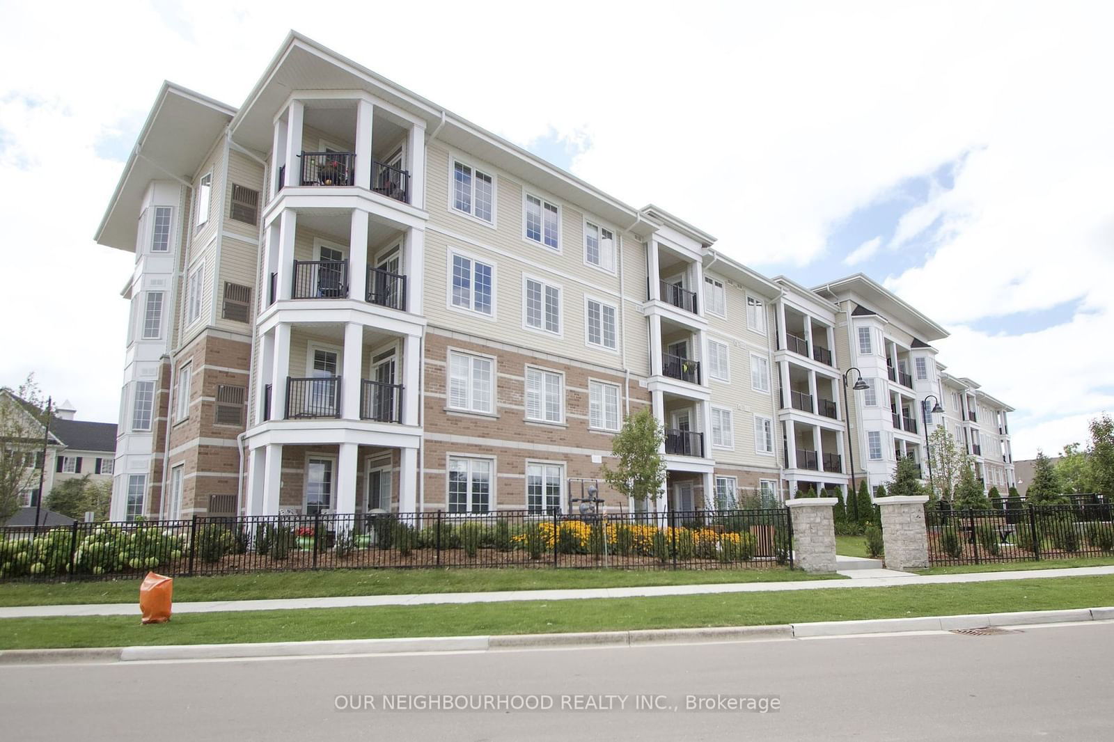 Condo for sale at 210-65 Shipway Avenue, Clarington, Newcastle, L1B 0B7 - MLS: E11971783