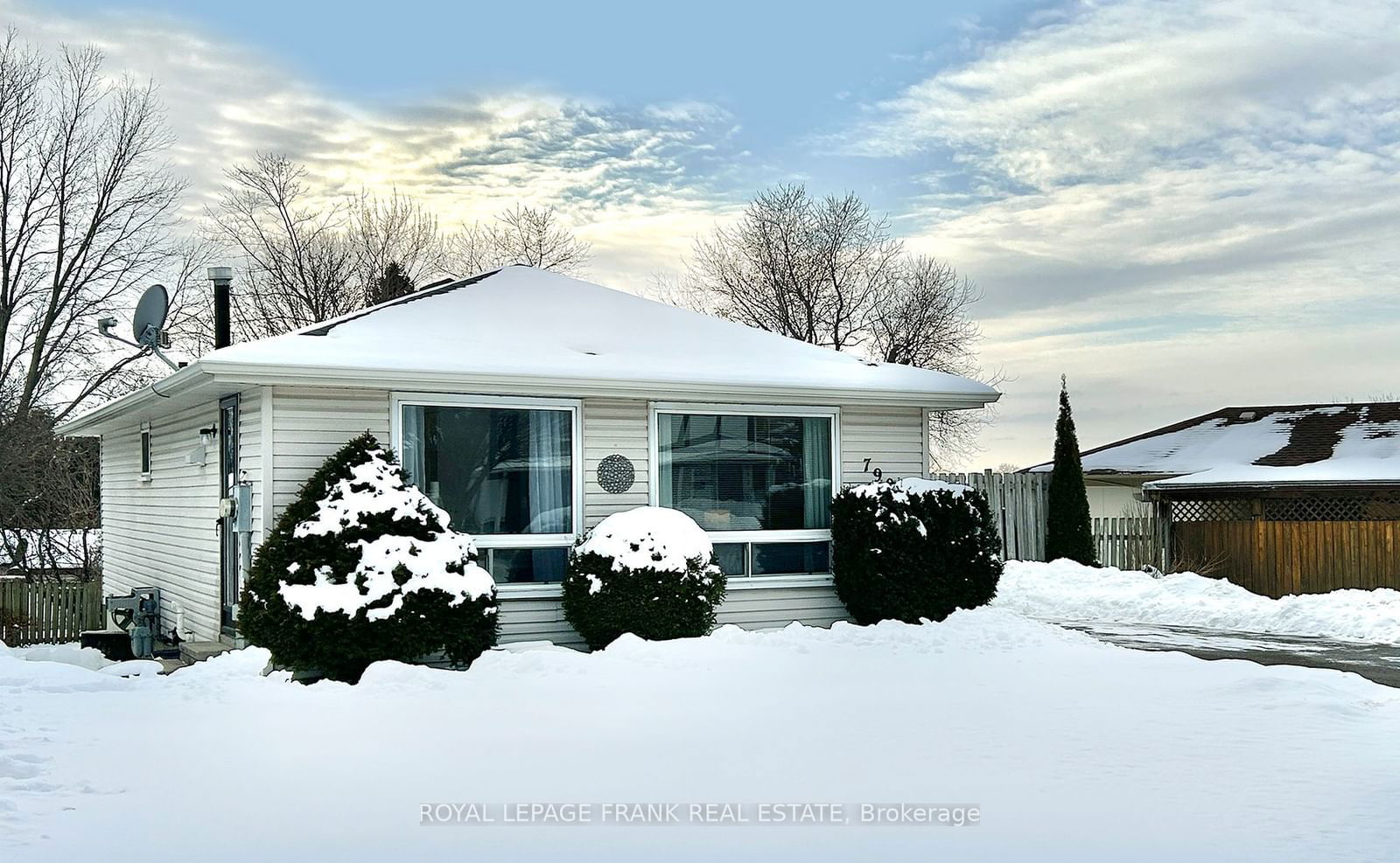 Detached House sold at 790 Wesley Drive, Oshawa, Donevan, L1H 7X7 - MLS: E11972052