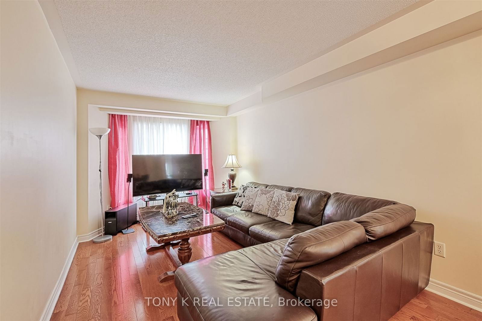 Semi-Detached House sold at 1B Falmouth Avenue, Toronto, Kennedy Park, M1K 4M5 - MLS: E11972086