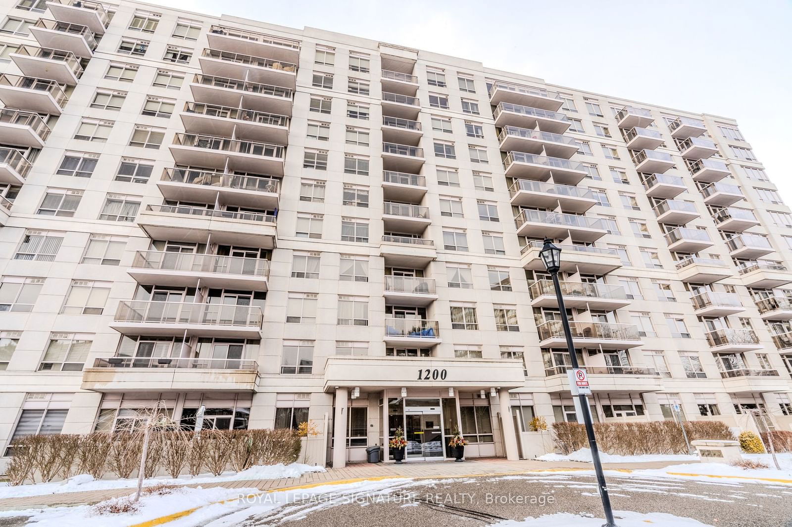 Condo sold at 411-1200 The Esplanade N/A, Pickering, Town Centre, L1V 6V3 - MLS: E11972818