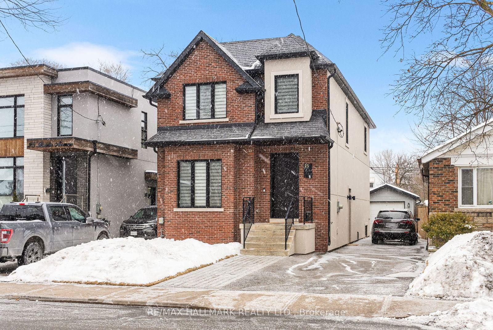 Detached House for sale at 23 Roblin Avenue, Toronto, East York, M4C 3P7 - MLS: E11972826