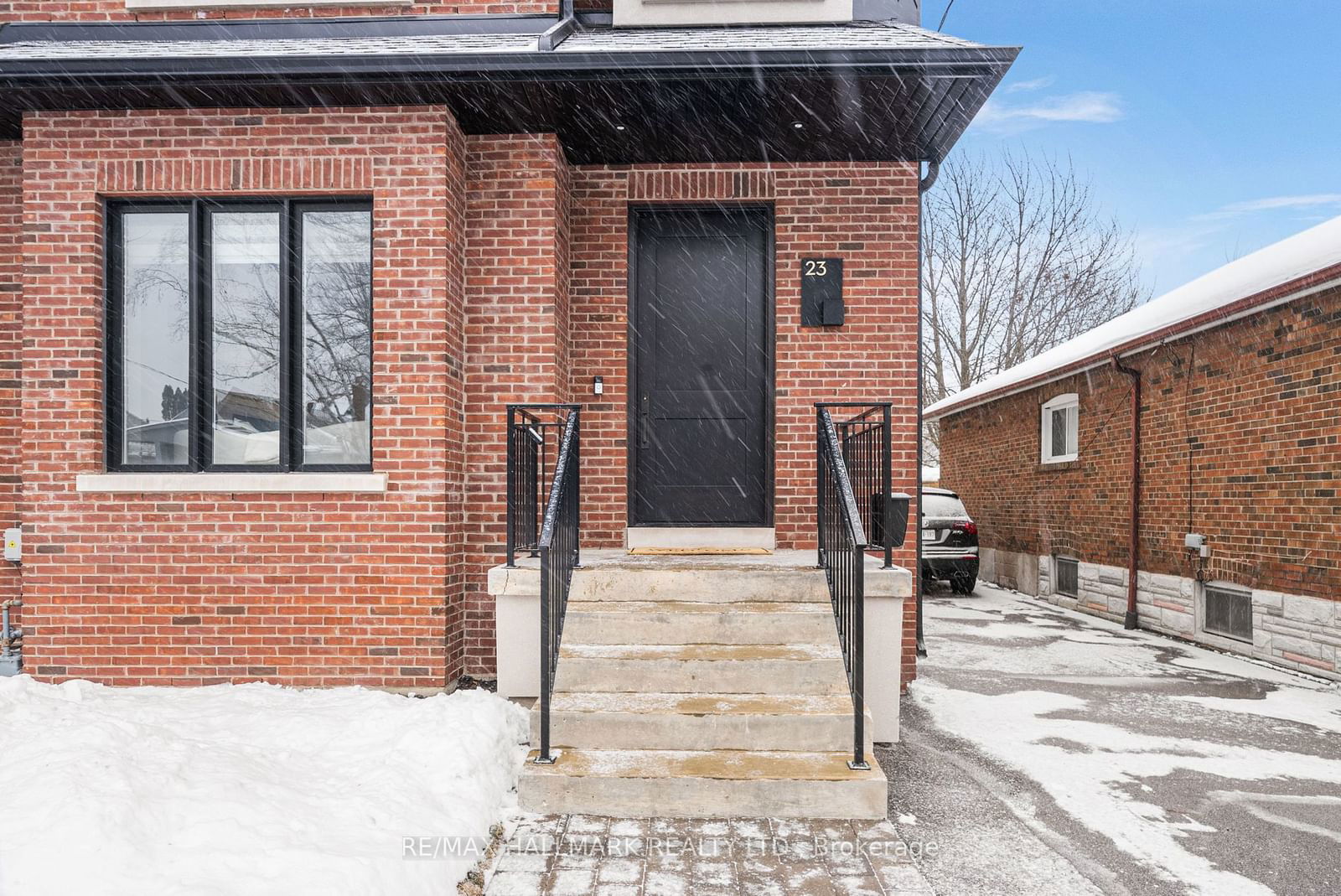 Detached House for sale at 23 Roblin Avenue, Toronto, East York, M4C 3P7 - MLS: E11972826