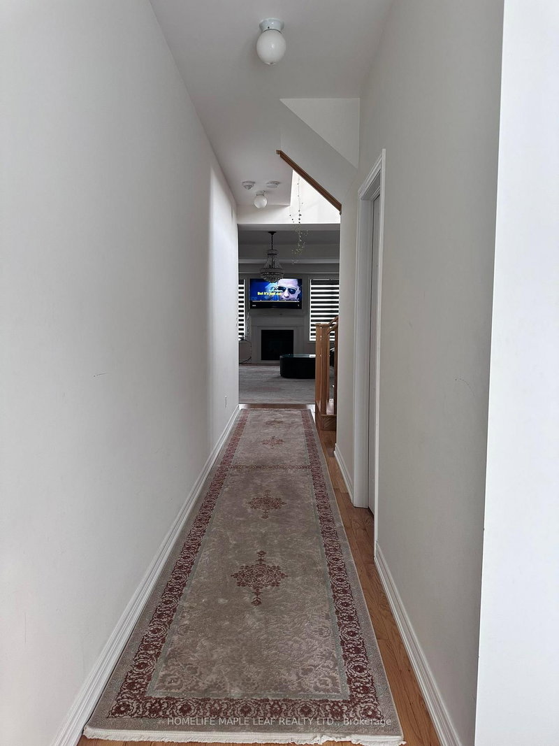 UPPER FLOOR - 1174 ENCHANTED Cres, Pickering, L1X 0G9 | Image 3