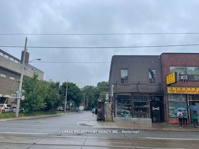 673 Gerrard St, Toronto - South Riverdale image-0-2
