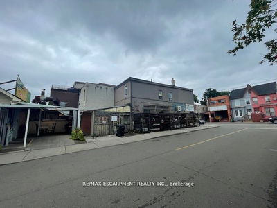 673 Gerrard St, Toronto - South Riverdale image-0-4