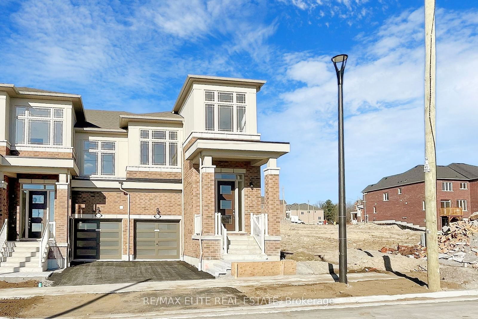 Townhouse for lease at 1012 Crownest Hllw, Pickering, Rural Pickering, L1X 0P6 - MLS: E11972952