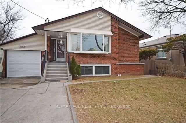 Detached House for lease at Main-3689 St Clair Avenue, Toronto, Cliffcrest, M1M 1T3 - MLS: E11973255