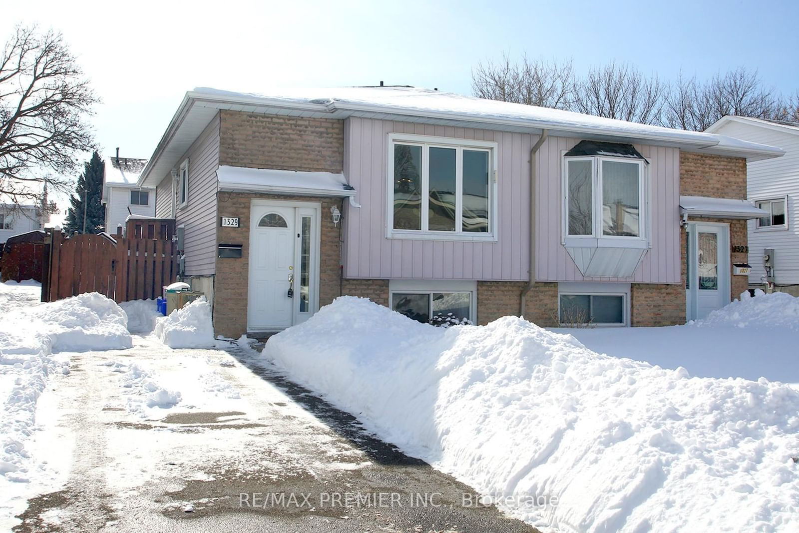 Semi-Detached House for sale at 1329 Pinehurst Avenue, Oshawa, Donevan, L1H 8J8 - MLS: E11973899