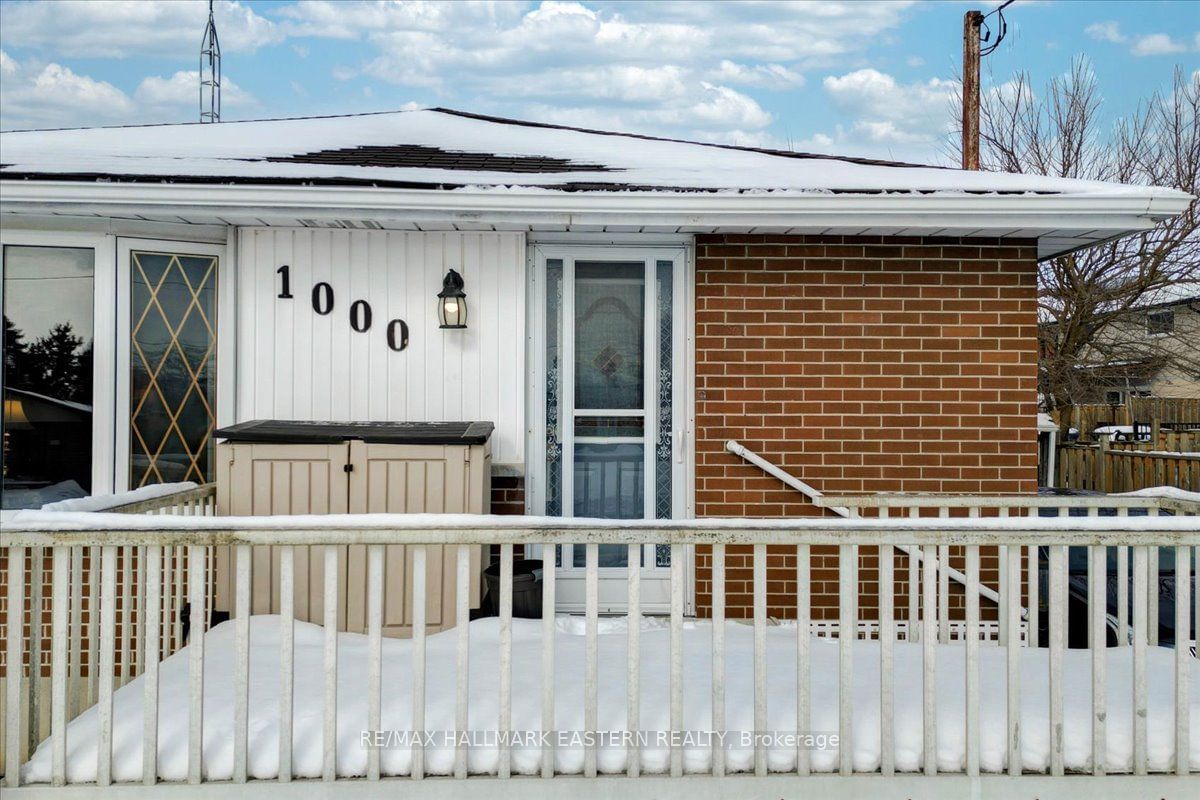 Detached House sold at 1000 Applegrove Avenue, Oshawa, Donevan, L1H 1S7 - MLS: E11974034