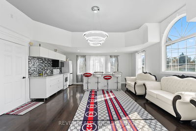 Unit Upper — 120 Hunter St, Whitby - Blue Grass Meadows image-0-4