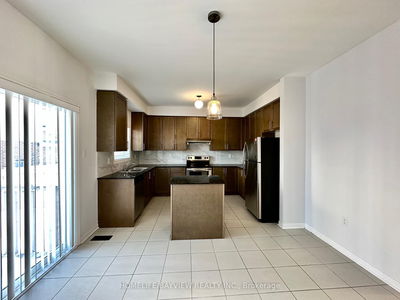 136 Bruce Cameron Dr, Clarington - Bowmanville image-0-2