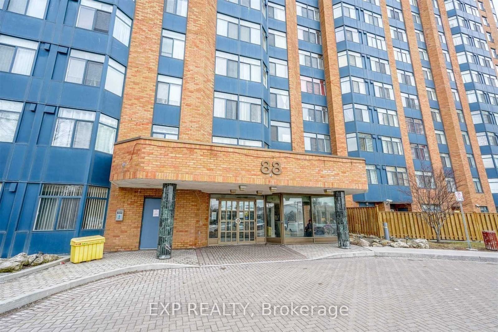 Condo for lease at 2005-88 Alton Towers Circle, Toronto, Milliken, M1V 5C5 - MLS: E11974862