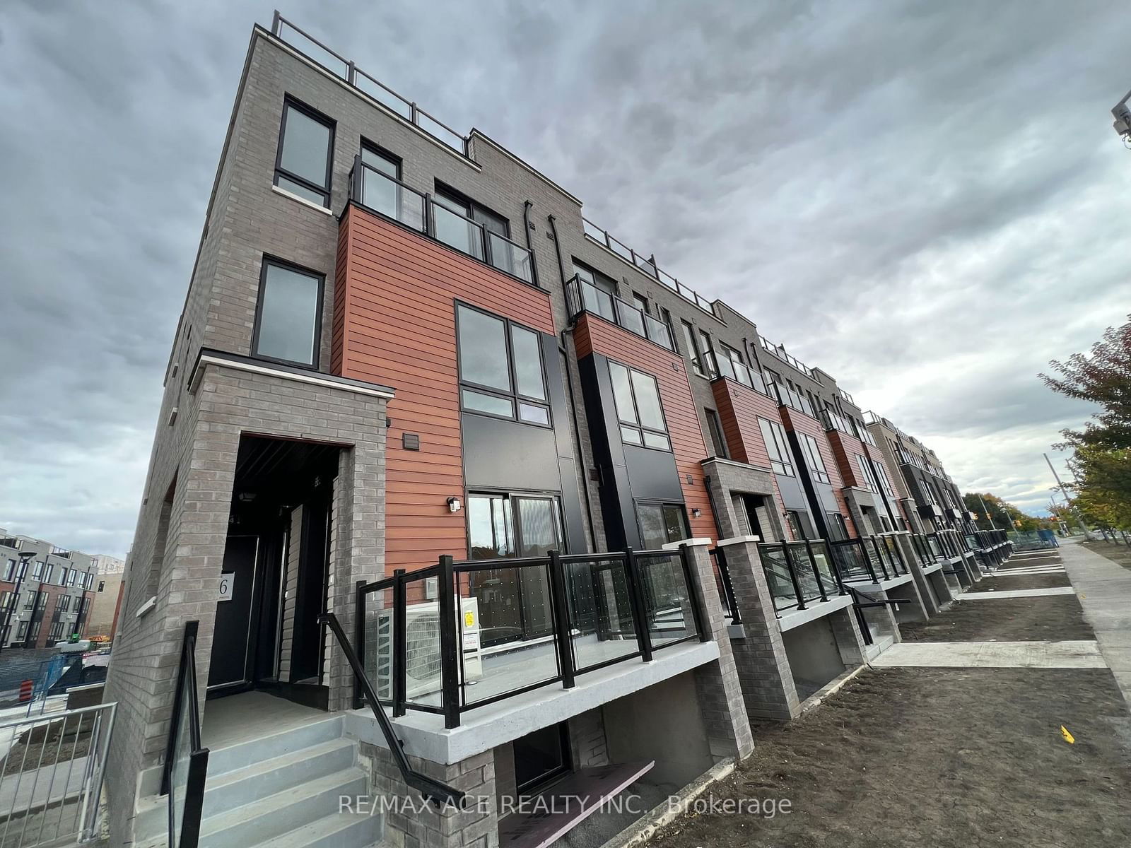 Townhouse for lease at 23-245 Mclevin Avenue, Toronto, Malvern, M1B 0E8 - MLS: E11974934