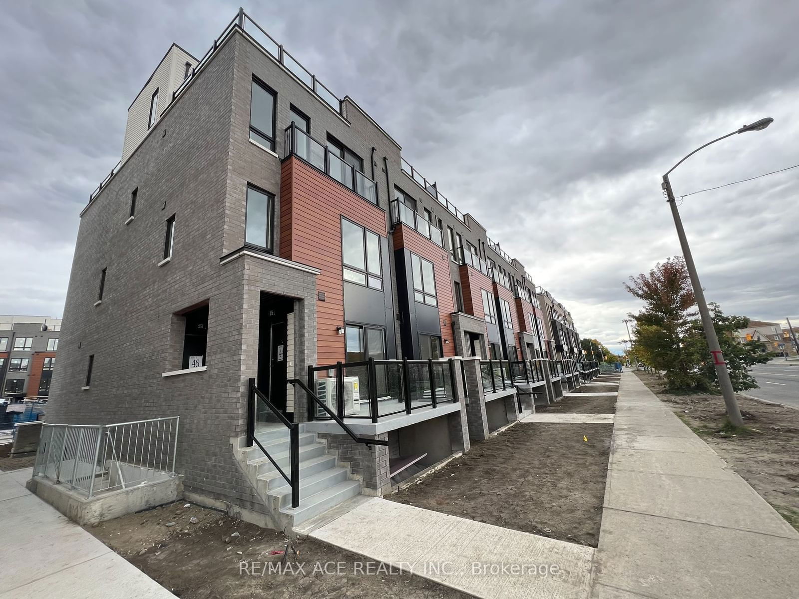 Townhouse for lease at 23-245 Mclevin Avenue, Toronto, Malvern, M1B 0E8 - MLS: E11974934