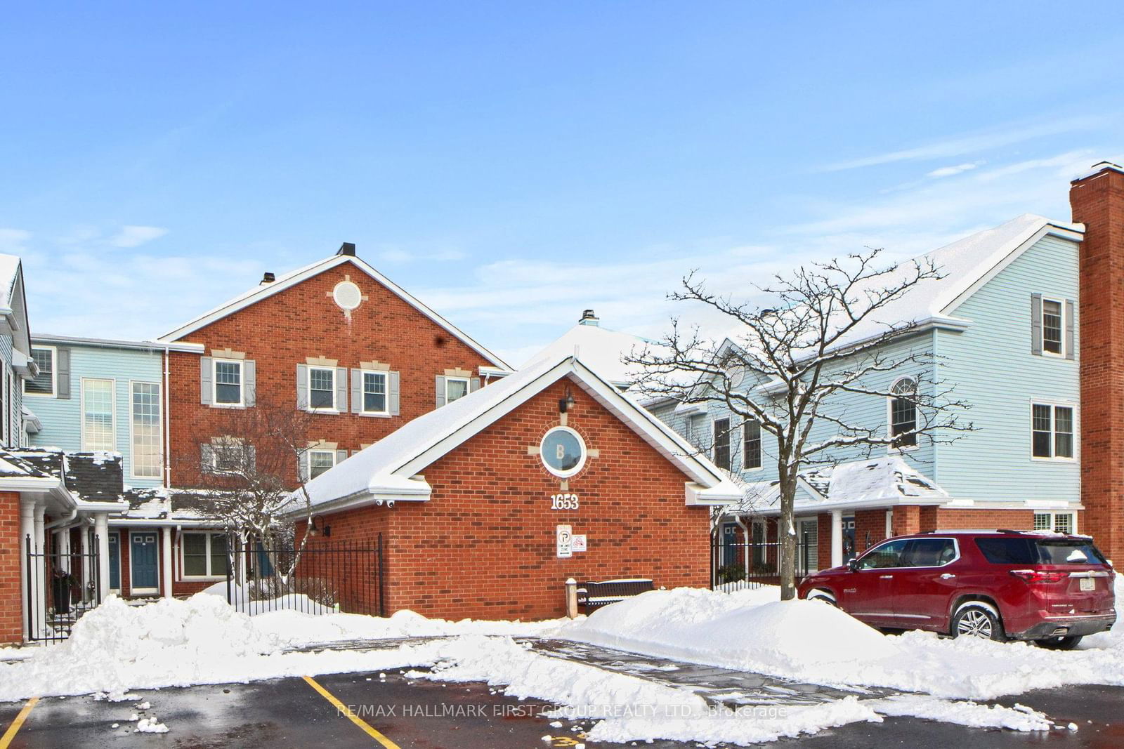 Townhouse sold at B-11-1653 Nash Road, Clarington, Courtice, L1E 1S8 - MLS: E11975478