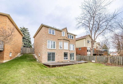 175 Port Royal Tr, Toronto - Milliken image-0-1