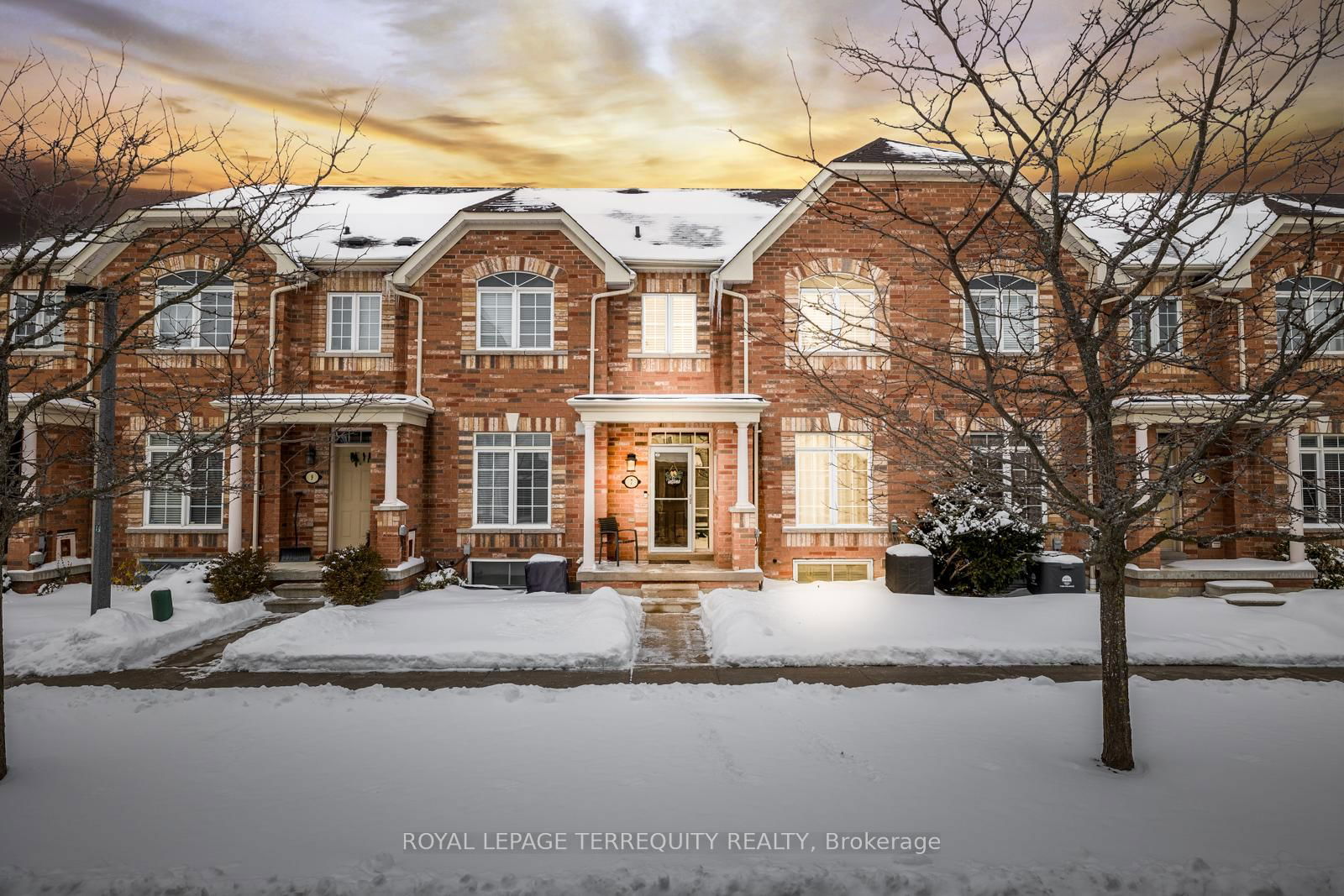 Townhouse for sale at 7 Wicker Park Way, Whitby, Pringle Creek, L1R 0E3 - MLS: E11975897