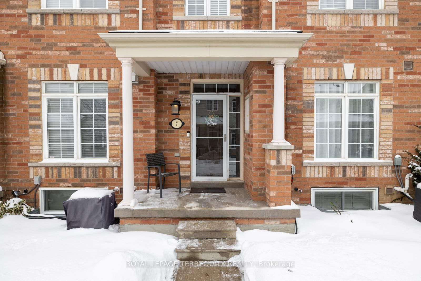 Townhouse for sale at 7 Wicker Park Way, Whitby, Pringle Creek, L1R 0E3 - MLS: E11975897