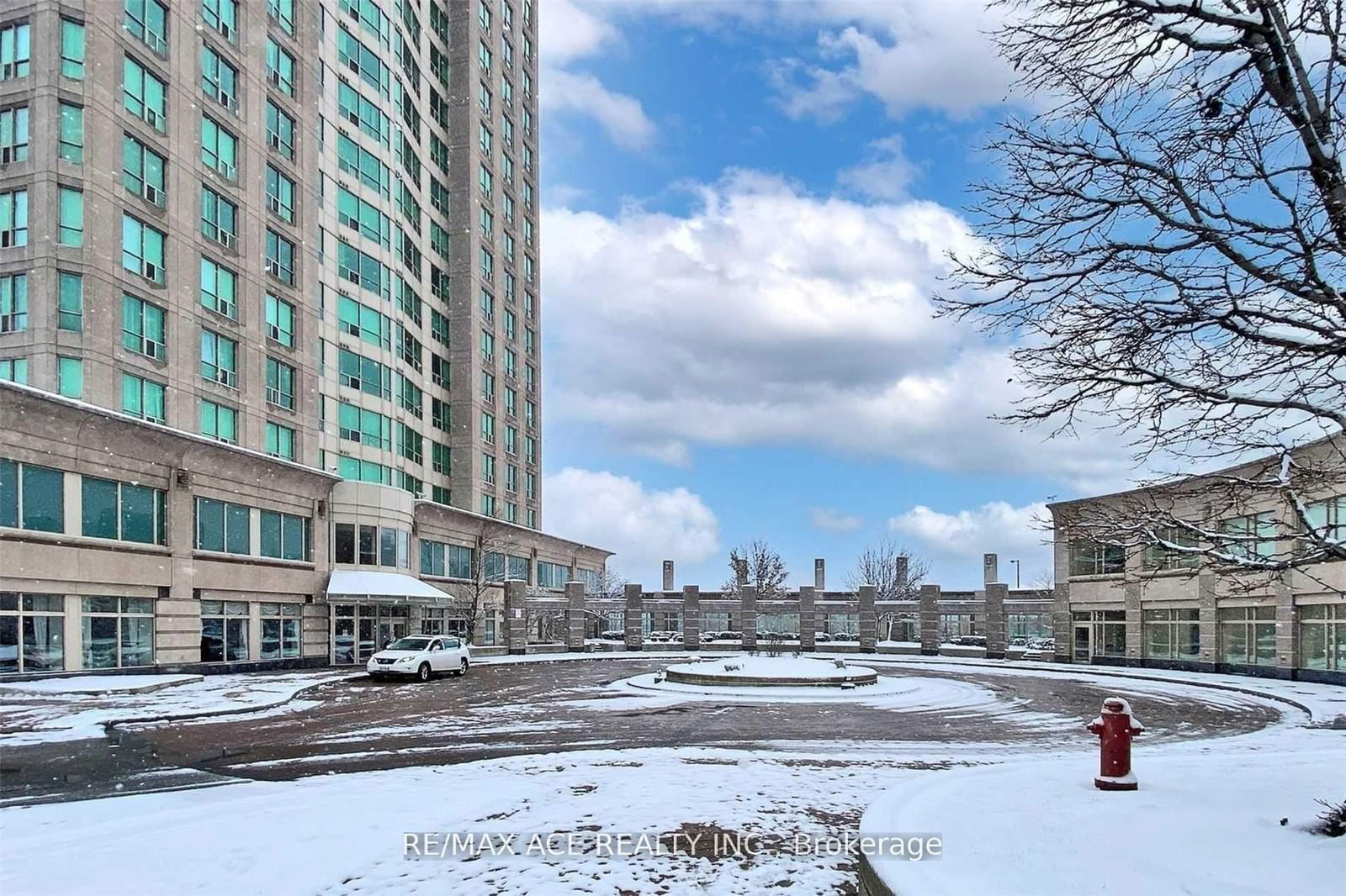 Condo for lease at 310-8 Lee Centre Drive, Toronto, Woburn, M1H 3H8 - MLS: E11976033