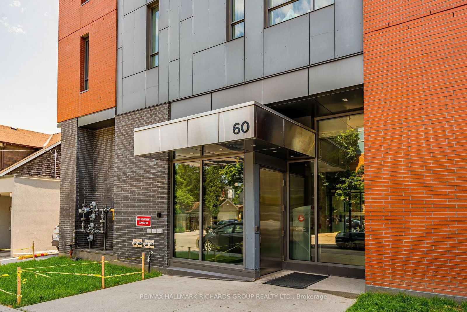 Condo for lease at 404-60 Haslett Avenue Road, Toronto, The Beaches, M4L 1T6 - MLS: E11976267