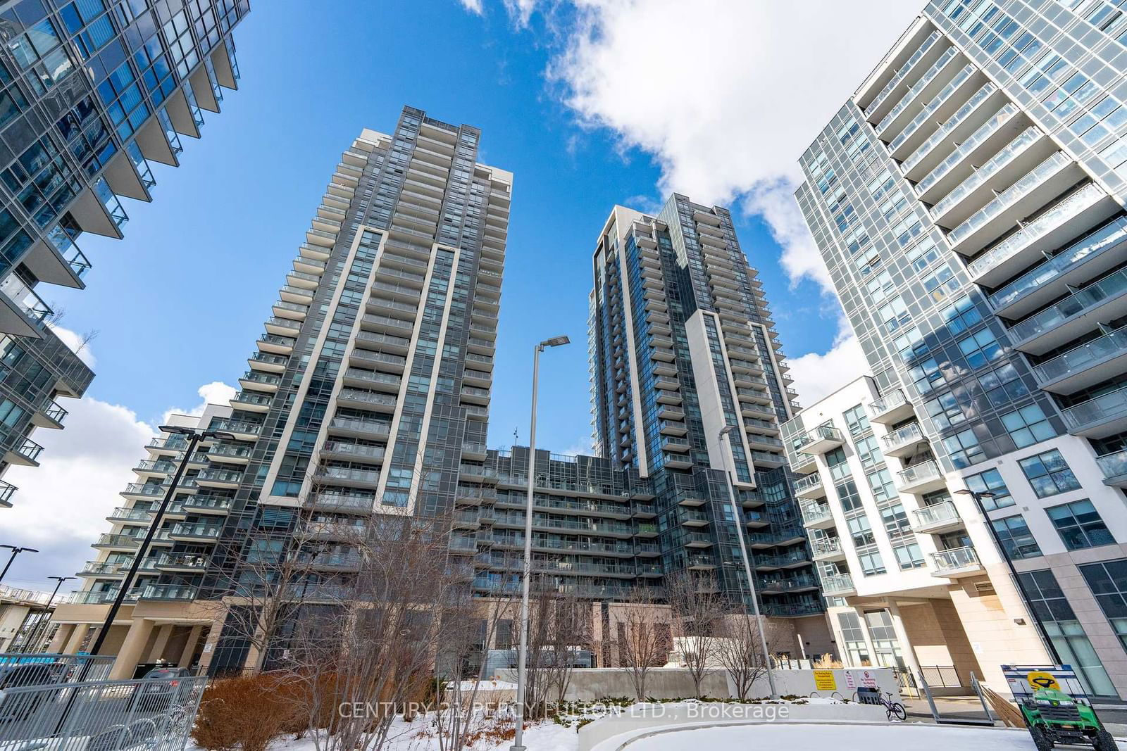 Condo for lease at 704-30 Meadowglen Place, Toronto, Woburn, M1G 0A6 - MLS: E11976439