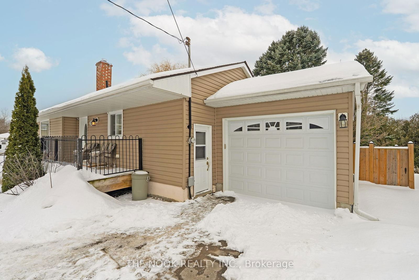 Detached House sold at 116 Baldwin Street, Clarington, Newcastle, L1B 1H1 - MLS: E11976589