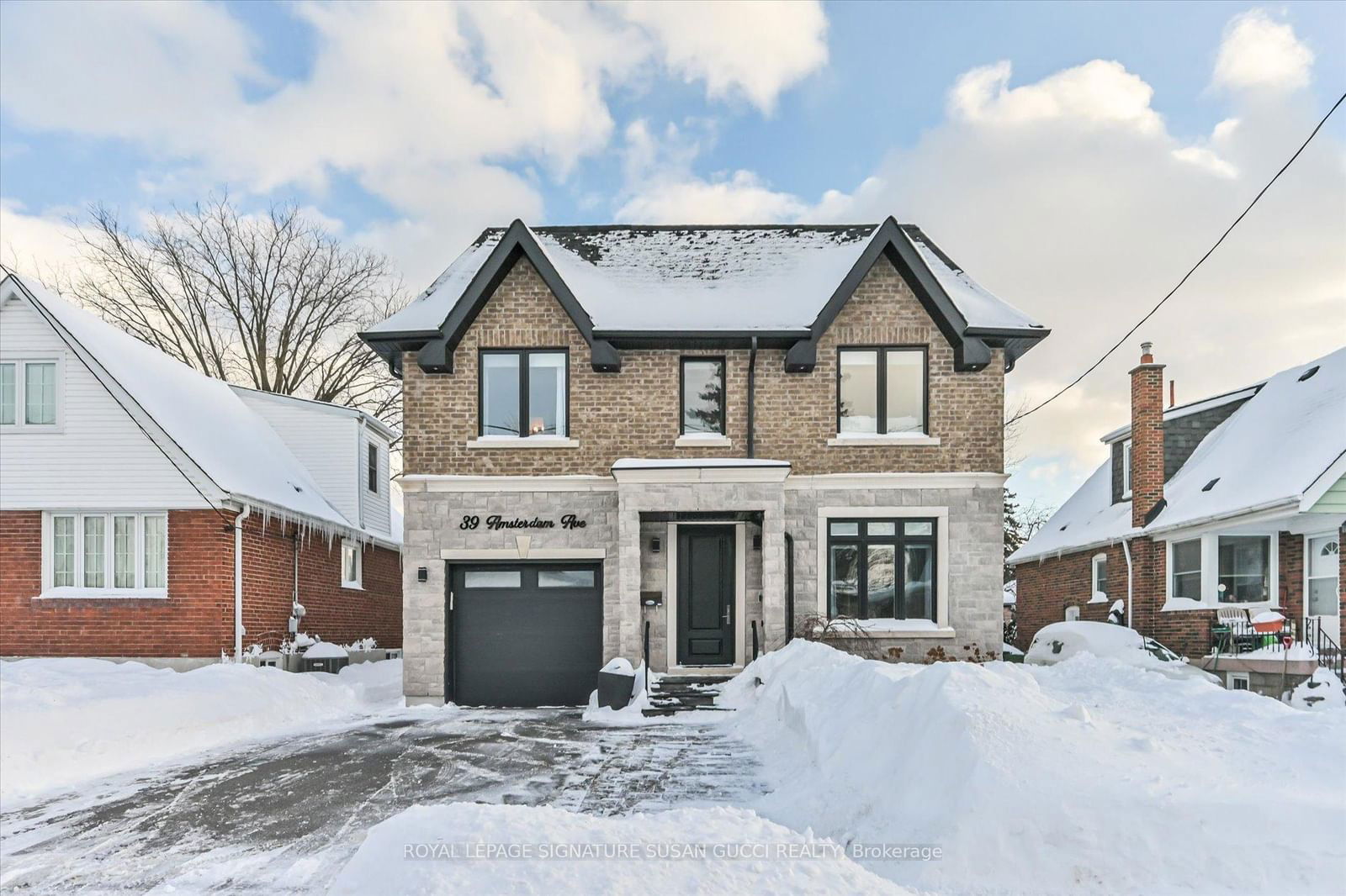 Detached House for sale at 39 Amsterdam Avenue, Toronto, O'Connor-Parkview, M4B 2B9 - MLS: E11976748