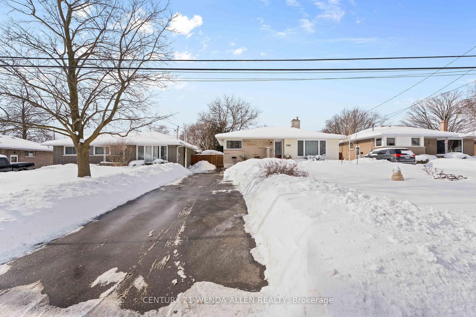 Detached House sold at 560 Central Park Boulevard, Oshawa, O'Neill, L1G 6A4 - MLS: E11976812