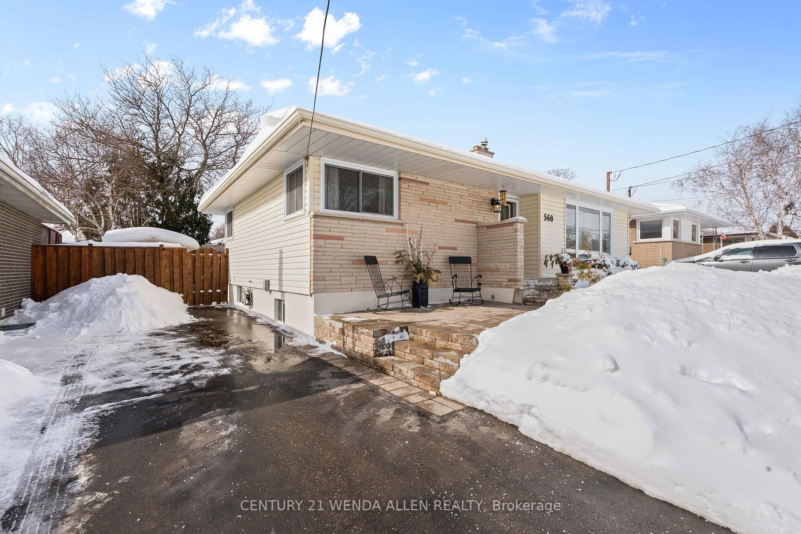 Detached House sold at 560 Central Park Boulevard, Oshawa, O'Neill, L1G 6A4 - MLS: E11976812