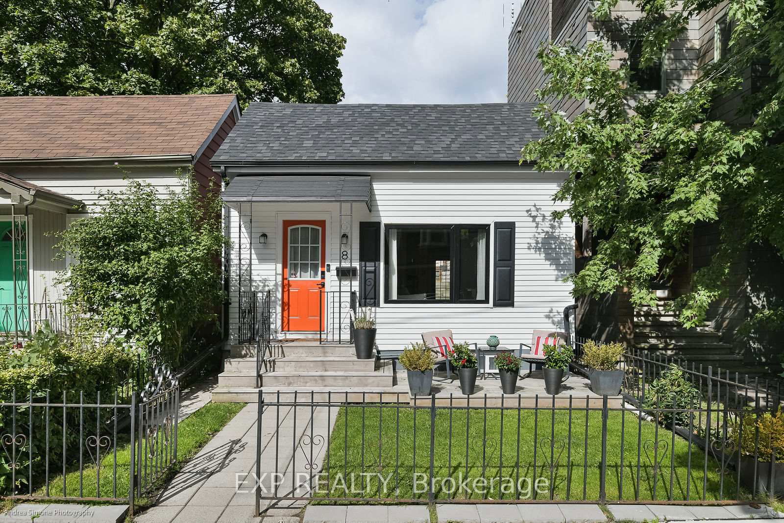 Detached House sold at 8 Audley Avenue, Toronto, South Riverdale, M4M 1P6 - MLS: E11976835