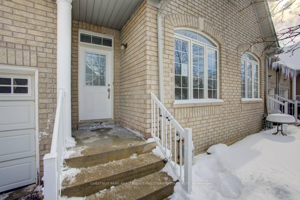 Townhouse for sale at 27-19 Niagara Drive, Oshawa, Samac, L1G 8G2 - MLS: E11977019