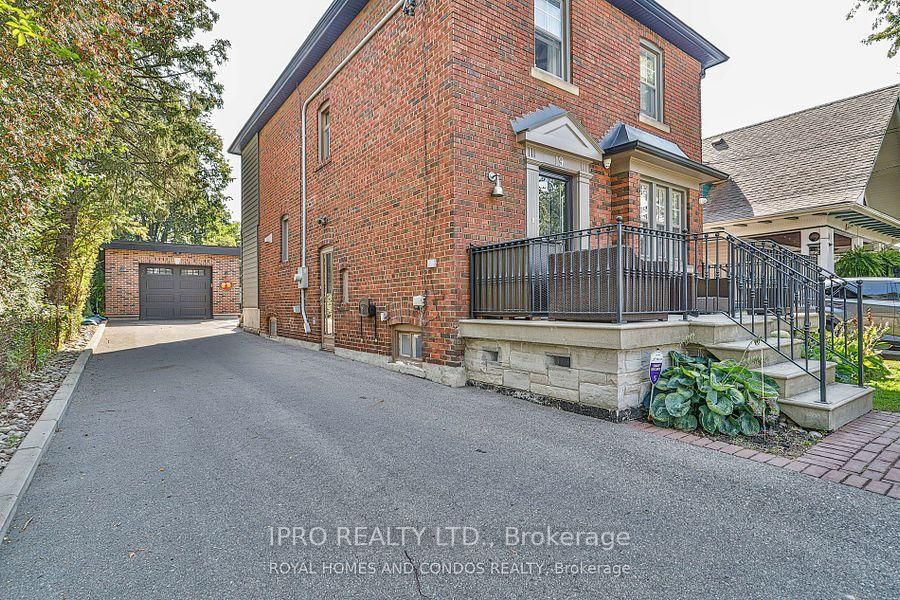 Detached House for lease at 19 Midburn Avenue, Toronto, Crescent Town, M4C 2C8 - MLS: E11977090