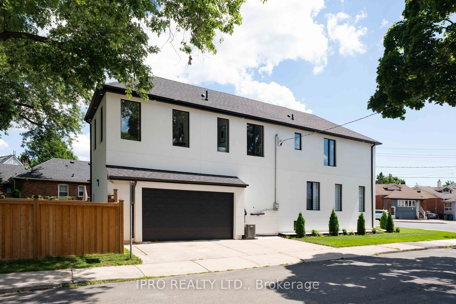 Building at 1384 Pape Avenue, Toronto, Broadview North