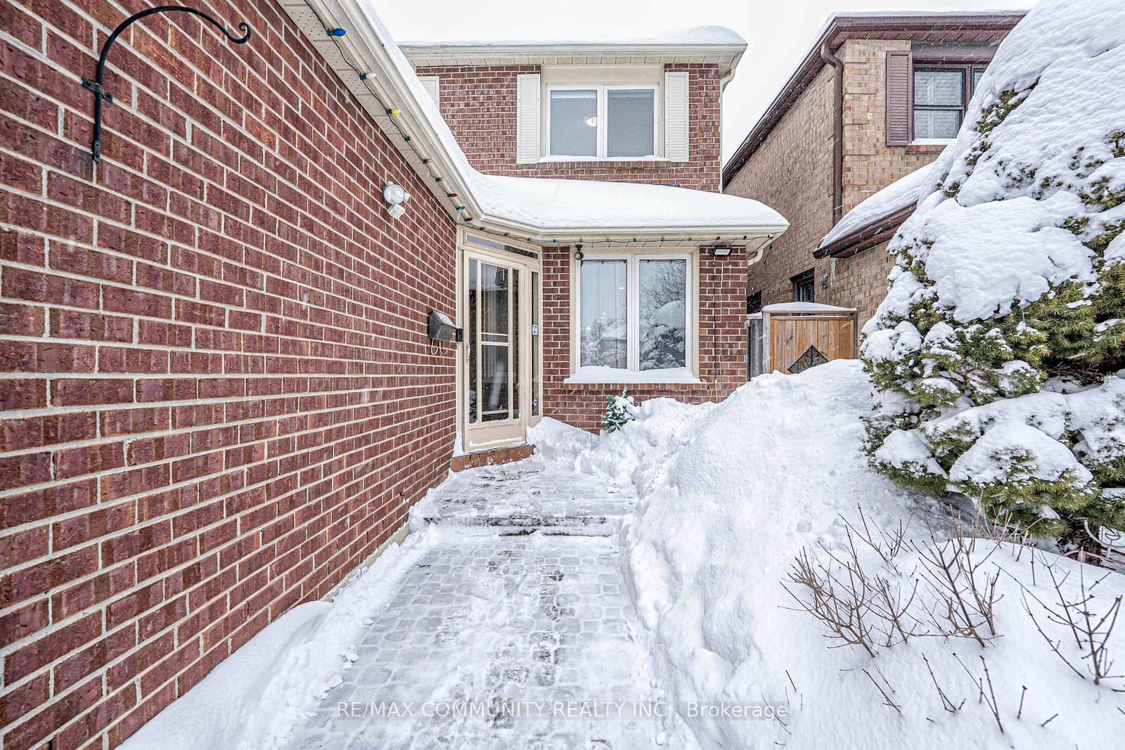 Detached House for sale at 61 Fishery Road, Toronto, Highland Creek, M1C 3R7 - MLS: E11978268