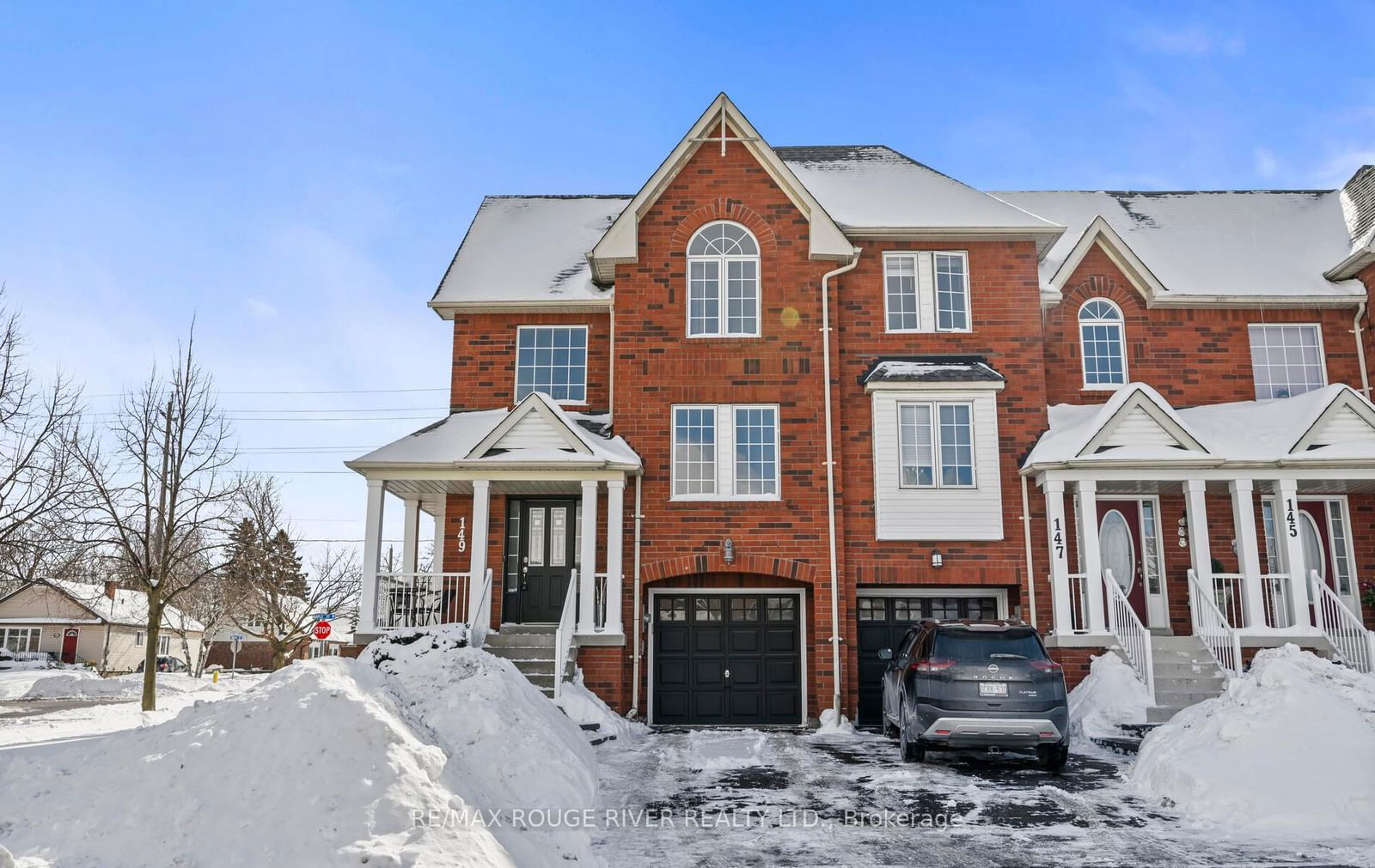 Townhouse sold at 149 Stokely Crescent, Whitby, Downtown Whitby, L1N 9S9 - MLS: E11978409