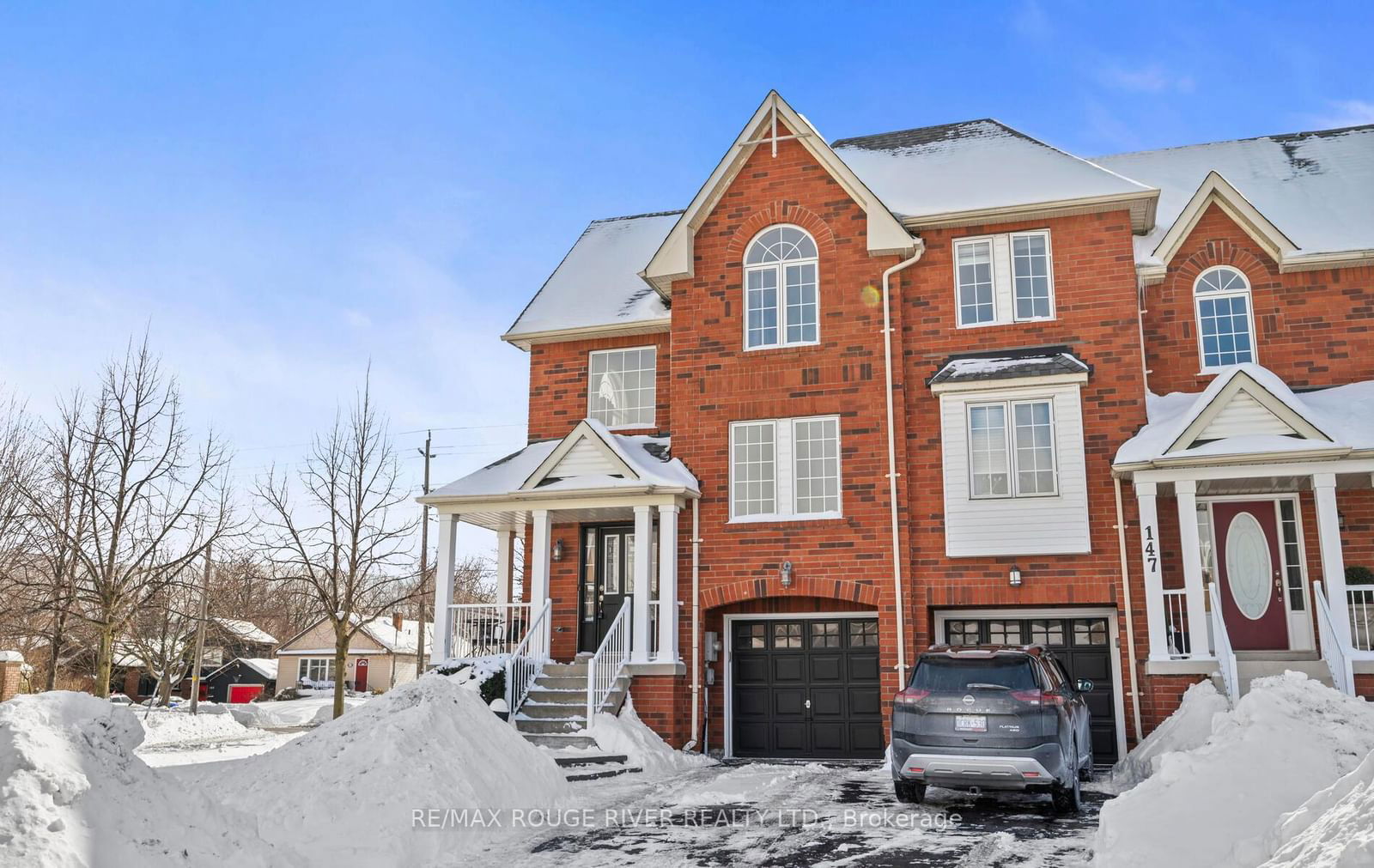 Townhouse sold at 149 Stokely Crescent, Whitby, Downtown Whitby, L1N 9S9 - MLS: E11978409