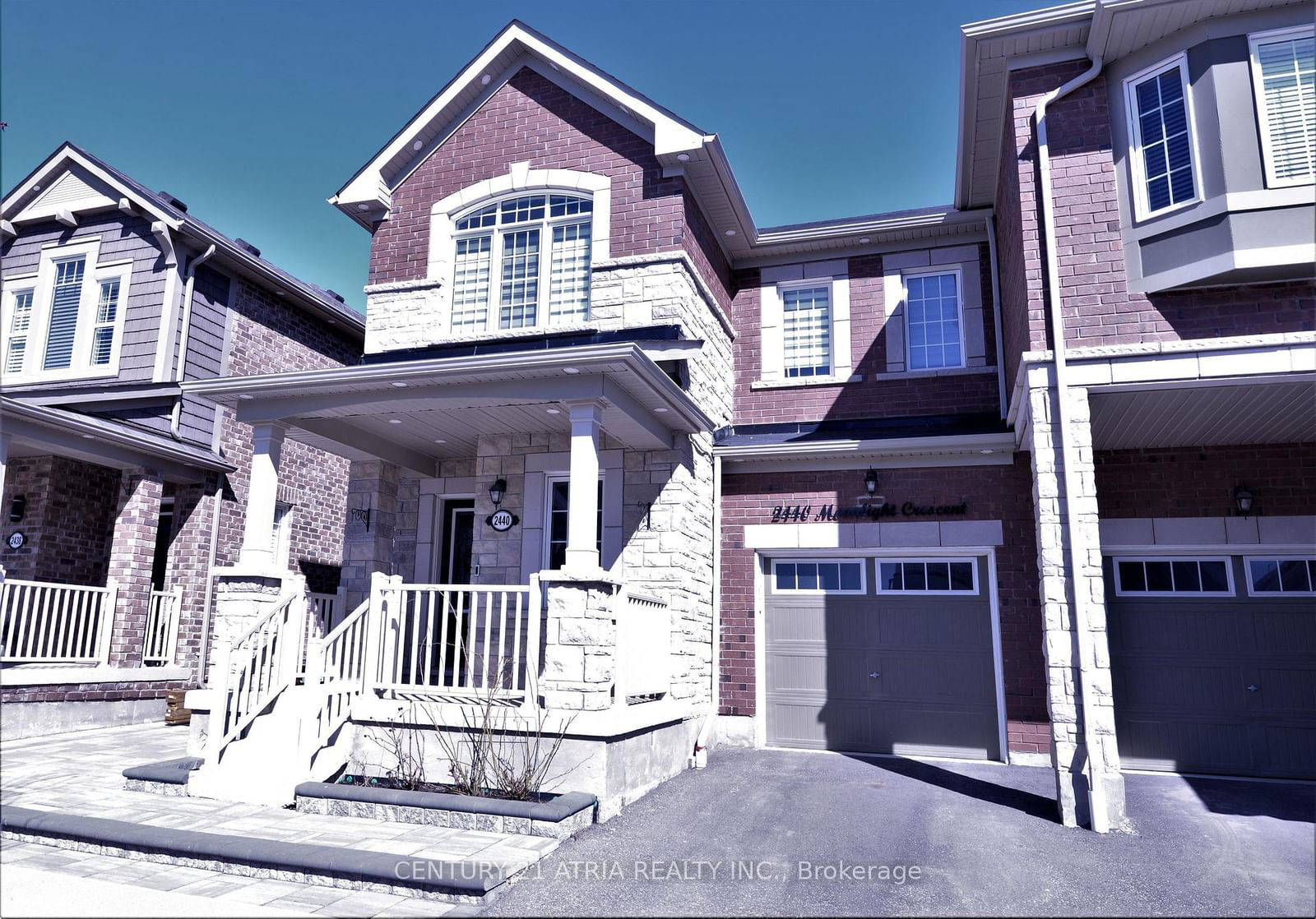 Townhouse for lease at 2440 Moonlight Crescent, Pickering, Rural Pickering, L1X 0E9 - MLS: E11978446