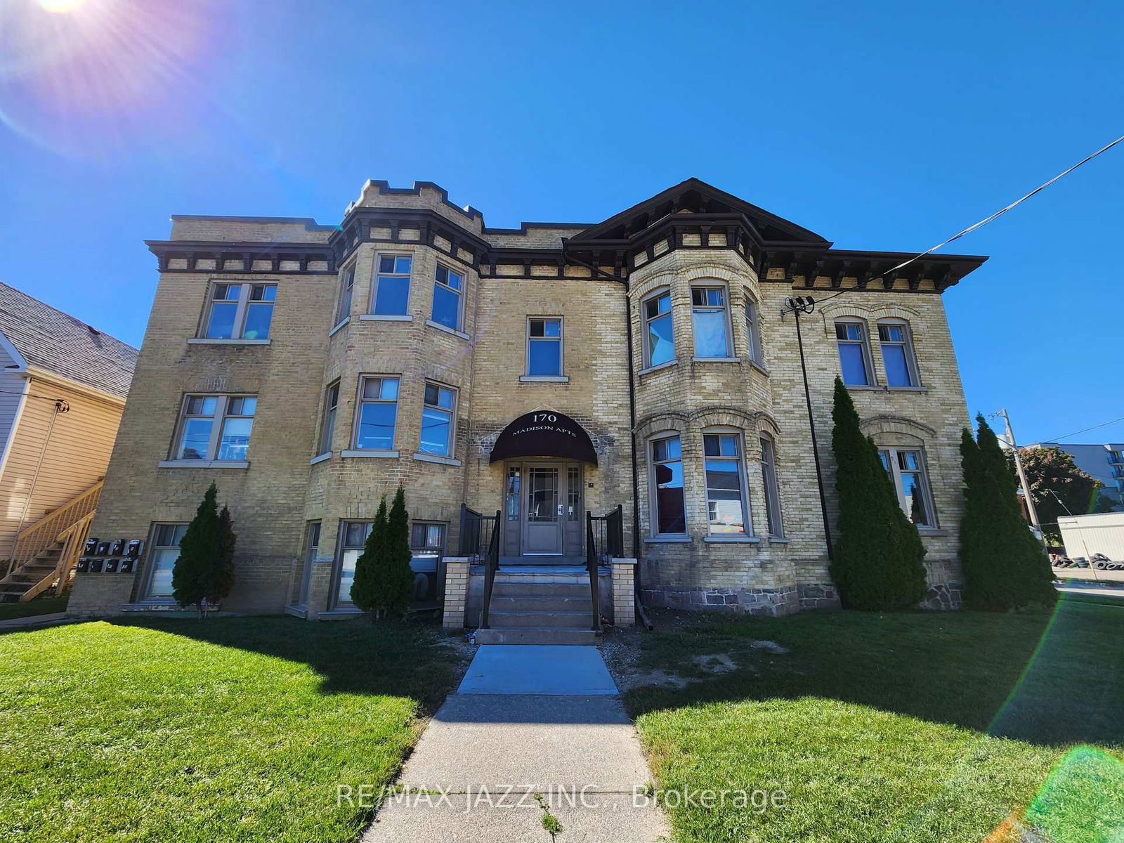 Semi-Detached House sold at 170 Simcoe Street, Oshawa, Central, L1H 4H1 - MLS: E11978581