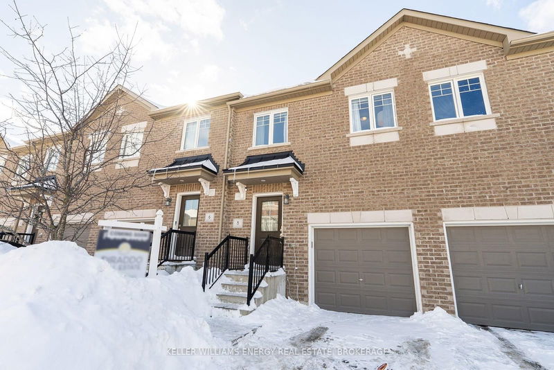 8 Ken Bromley Lane, Clarington - Bowmanville image-0-0