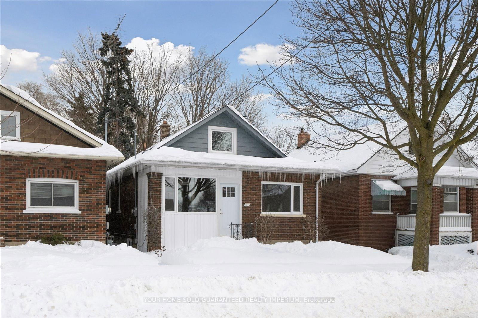 Detached House sold at 27 Burk Street, Oshawa, Vanier, L1J 4C1 - MLS: E11980431