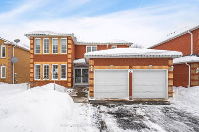 7 Holmes Cres, Ajax - Central