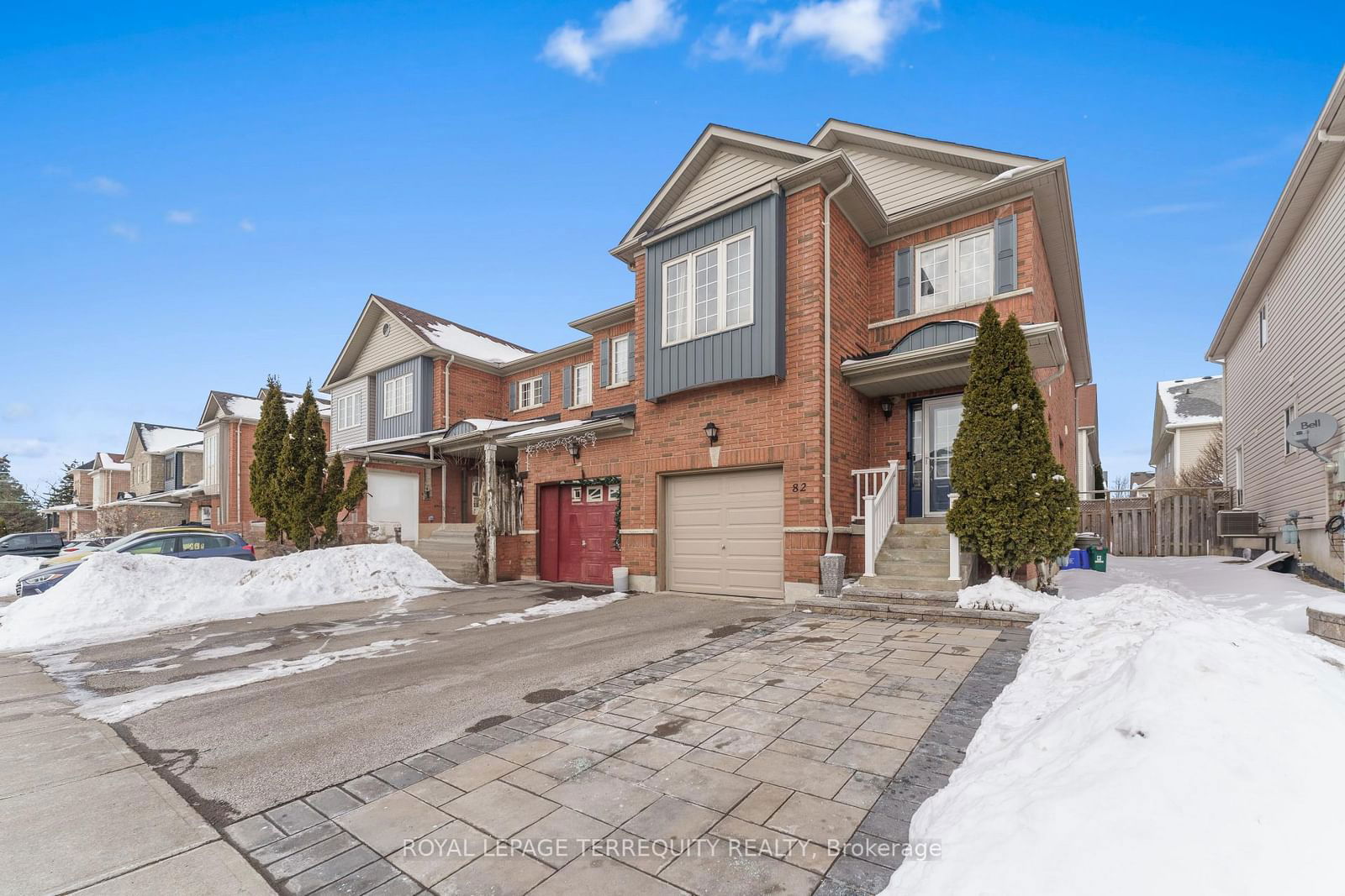 Townhouse for sale at 82 Barrister Avenue, Whitby, Pringle Creek, L1R 3H3 - MLS: E11980435