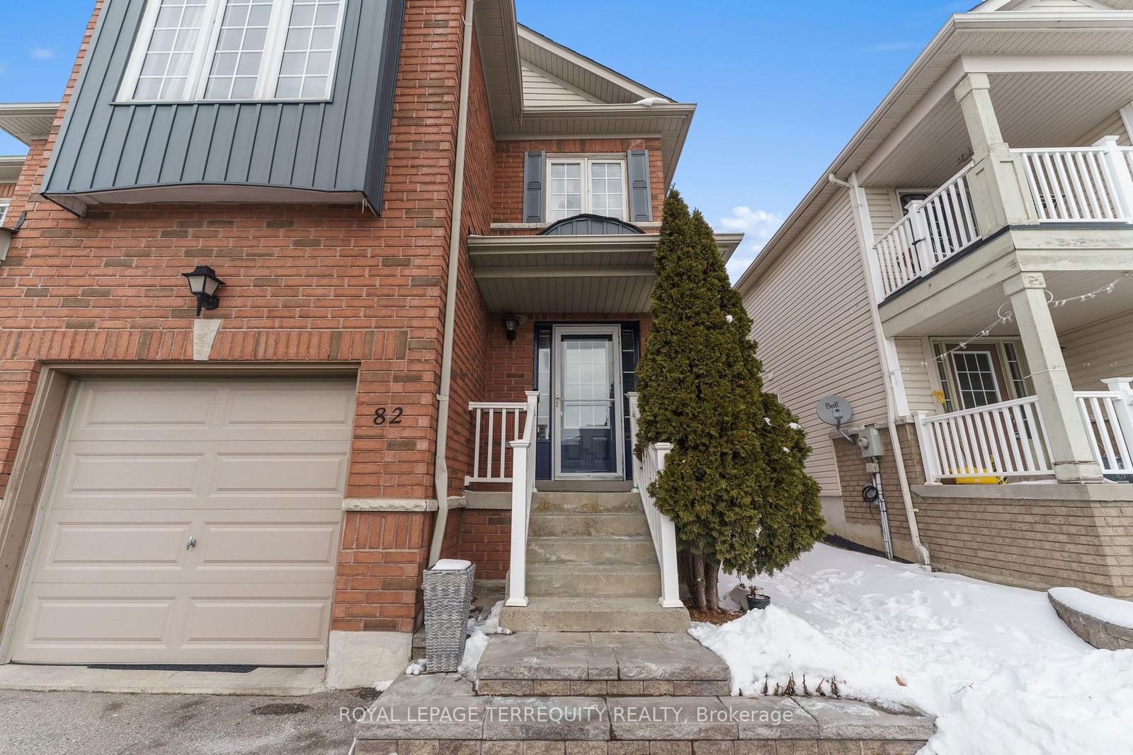 Townhouse for sale at 82 Barrister Avenue, Whitby, Pringle Creek, L1R 3H3 - MLS: E11980435