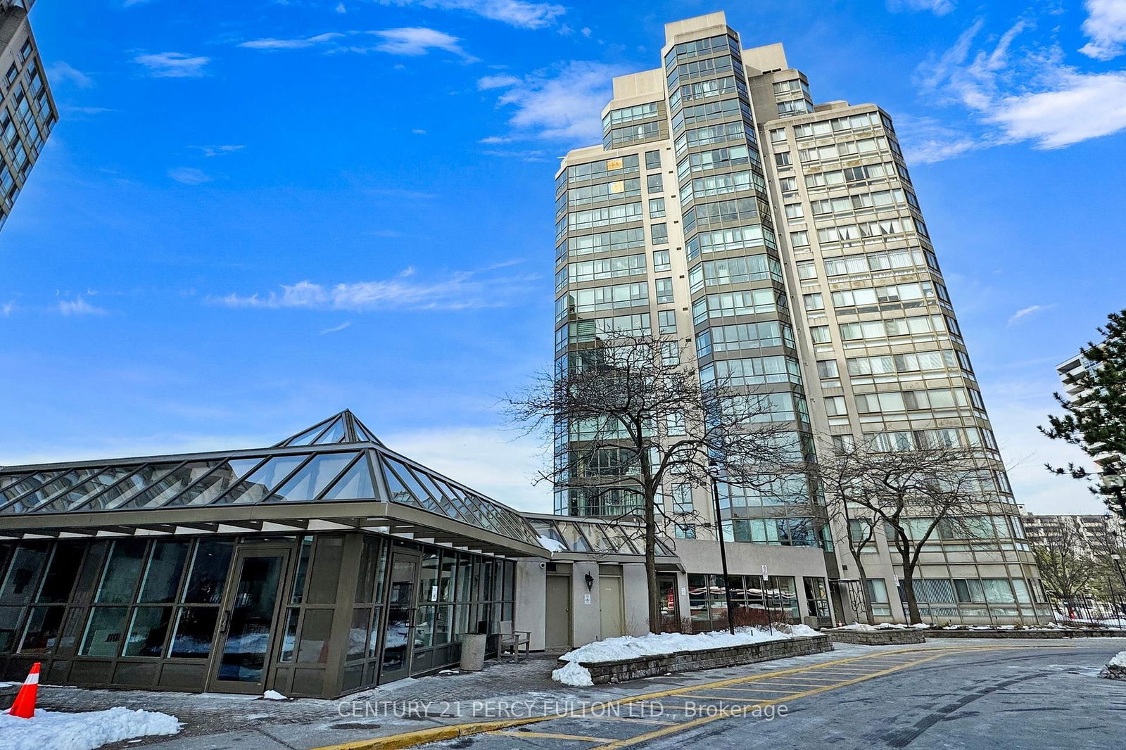 Condo sold at 701-3233 Eglinton Avenue, Toronto, Scarborough Village, M1J 3N6 - MLS: E11980628