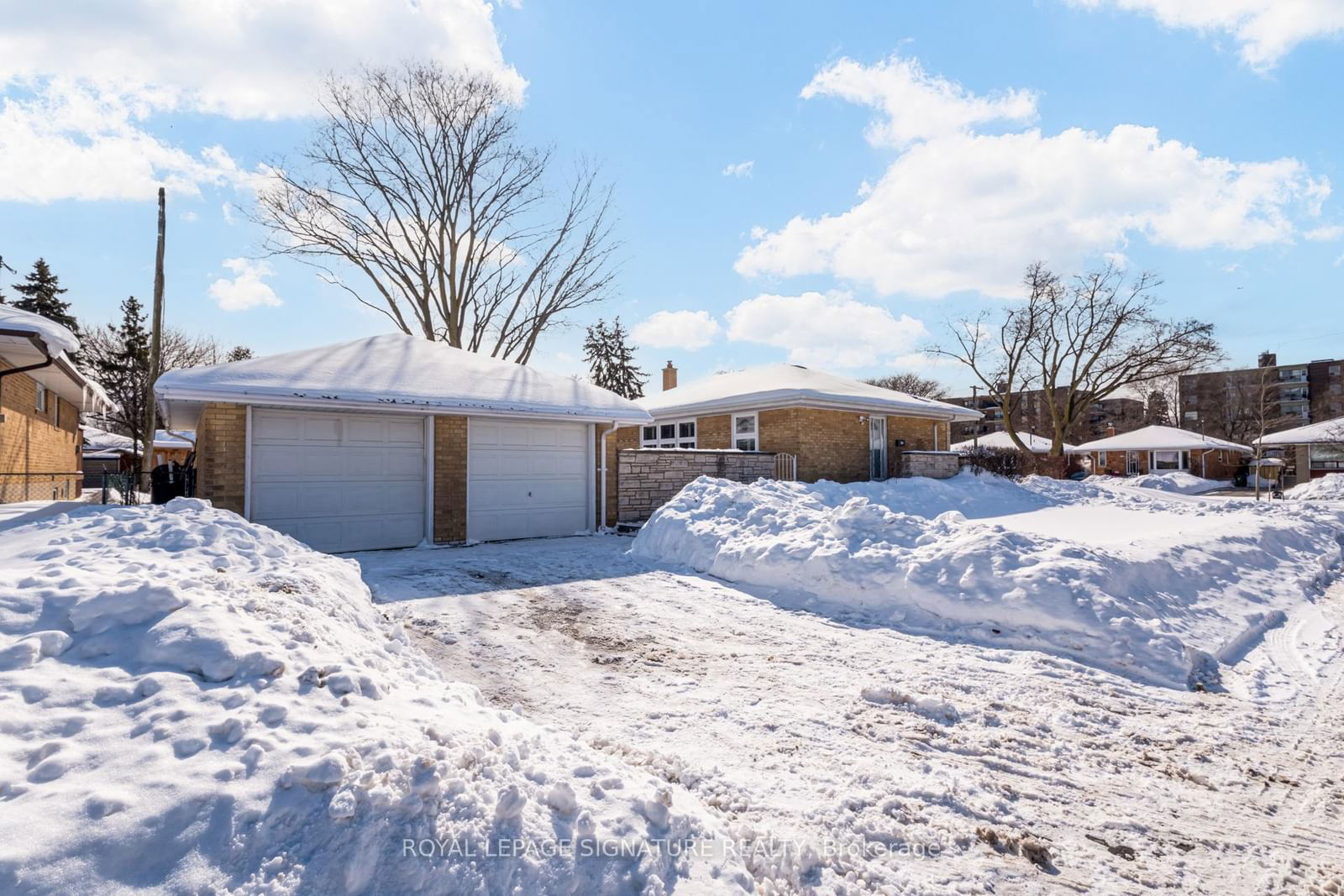 Detached House for sale at 9 Amberley Drive, Toronto, Wexford-Maryvale, M1R 4K3 - MLS: E11980783