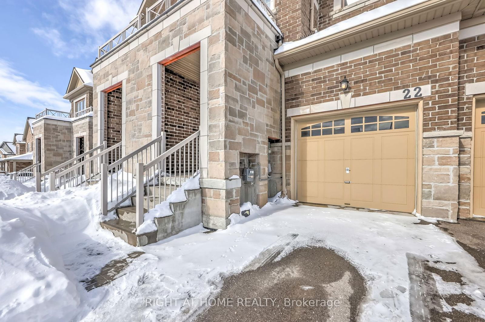 Townhouse for sale at 22 Rimrock Crescent, Whitby, Williamsburg, L1N 5Z7 - MLS: E11980784