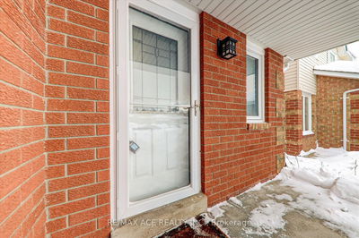 78 Hooper Sq, Clarington - Bowmanville image-0-4