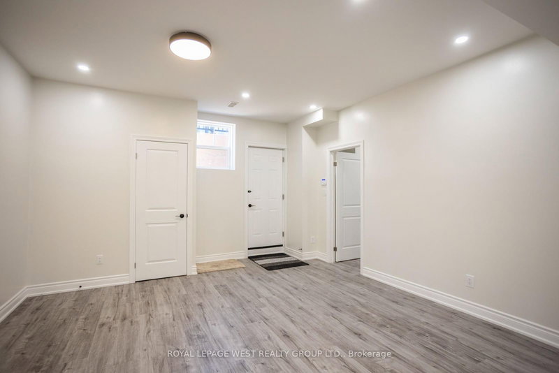 13 Arksey St, Whitby, L1P 0G5 | Image 3